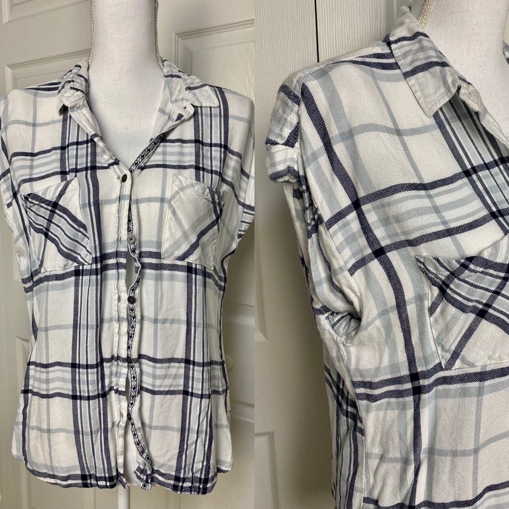 Maurices Plaid Blue White Button Down Cap Sleeve